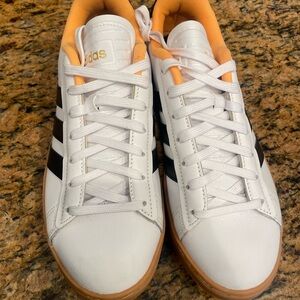 Adidas women’s size 8 Grand Court Alpha shoes in perfect condition